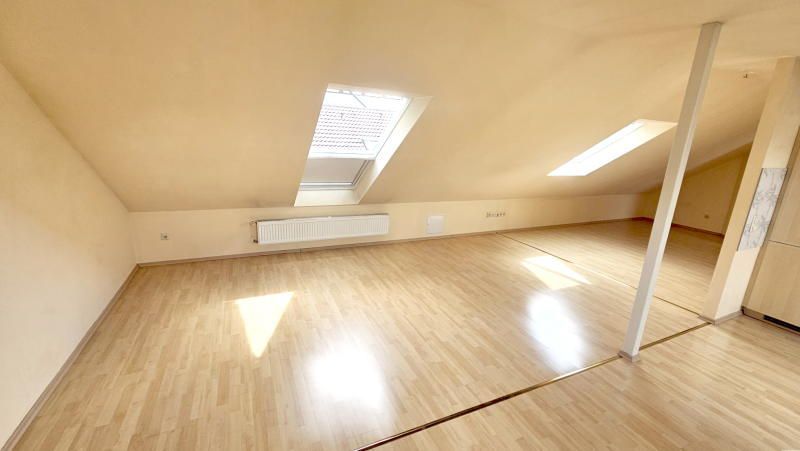 Wohnzimmer mit Essbereich