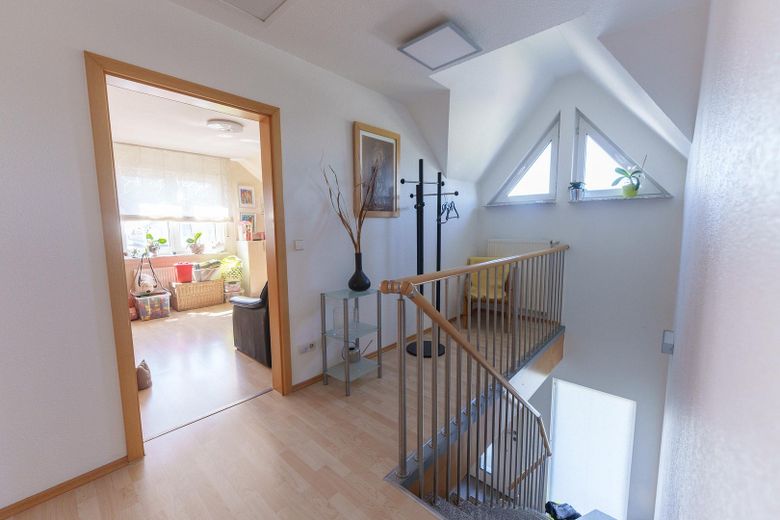Flur OG mit Treppe