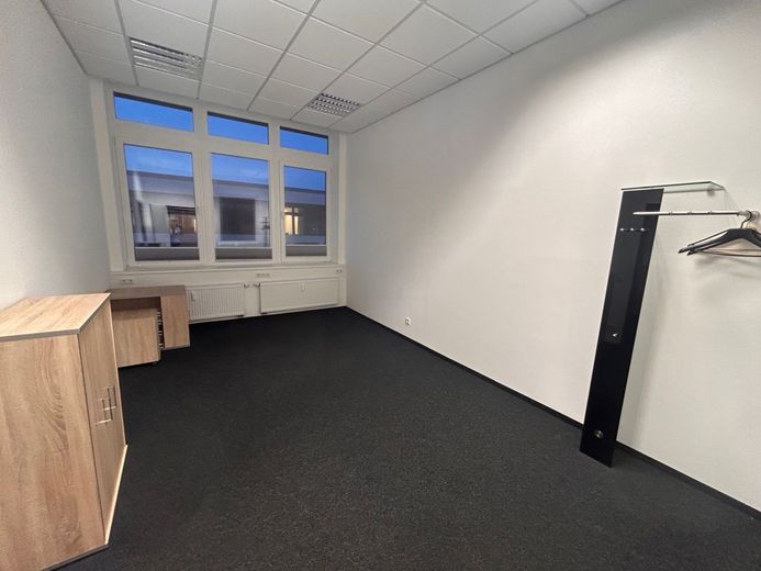 Büro 7