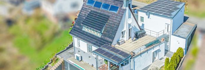 Effizienzhaus A+ für Wohnen und Arbeit in Fellen/Spessart z.vk., inkl. großem Nebengebäude