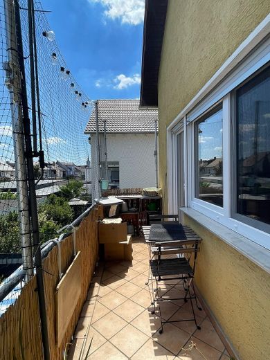 Modernes Zuhause mit Parkblick – 4-Zimmer-Wohnung mit großem Süd-Balkon & Garage – Balkon