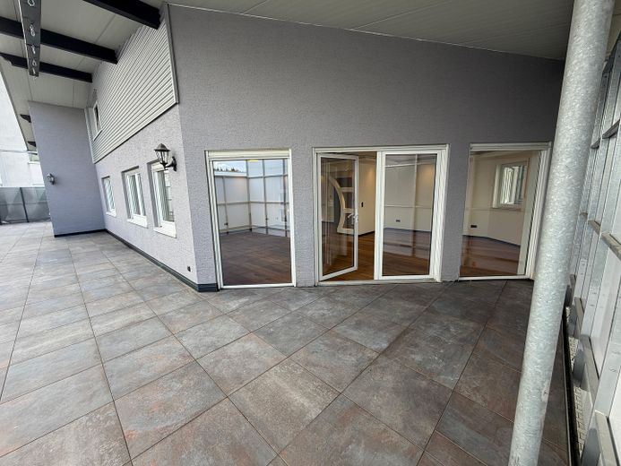 Przytulne mieszkanie z balkonem i tarasem w Troisdorf – Terrasse an Wohnzimmer 