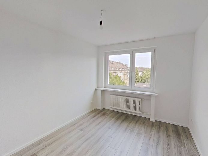 Modern konzipiertes 3-Zi.-Apartment mit BALKON und Wannenbad in Duisburg-Marxloh – Ansicht I: Schlafzimmer II