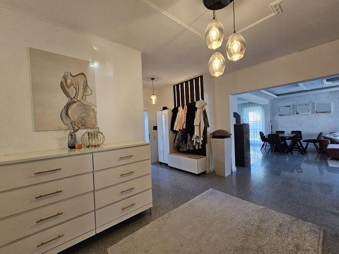 Bungalow premium senza provvigione | 180 m² | Potenziale di ampliamento | Doppio garage | Posizione tranquilla – 8 Flur