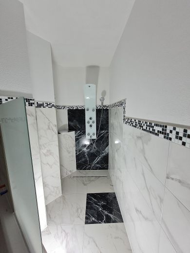 3-Zi. WHG + Balkon + Aufzug+Garten – Bad mit Du. + Wanne