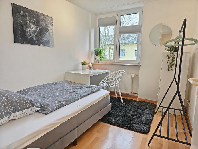 moderne möblierte 4 Zimmer Wohnung in zentraler Lage von Germering – Foto 6