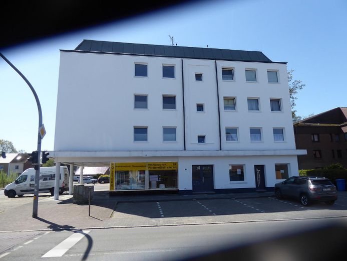 Wahlstedt Büro / Praxis 55 qm , Keller, KFZ-Parkplätze z.Z. Kosmetikstudio Neumünster. 19 – Foto 1