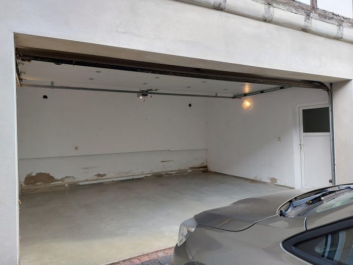 Offenes Tor m. Fernbed.