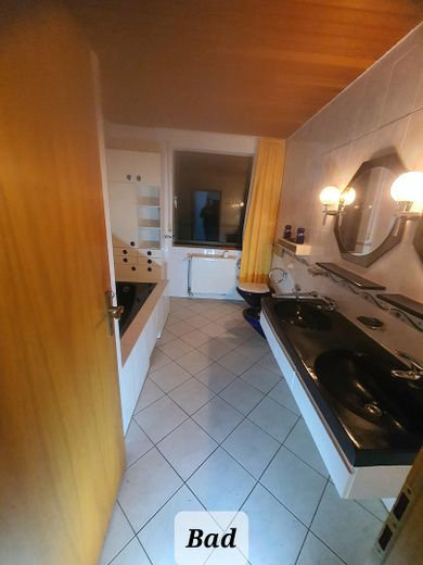 Bad/Dusche/Badewanne