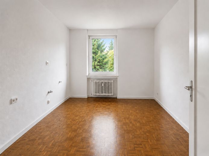 Exklusive Gartenwohnung im energetisch kernsanierten Mehrfamilienhaus – Esszimmer 