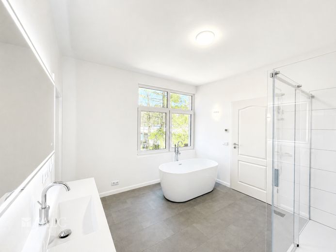 Traumhafte Villa nahe dem Scharmützelsee - Wohnen, wo andere Urlaub machen – Bad und WC 1OG