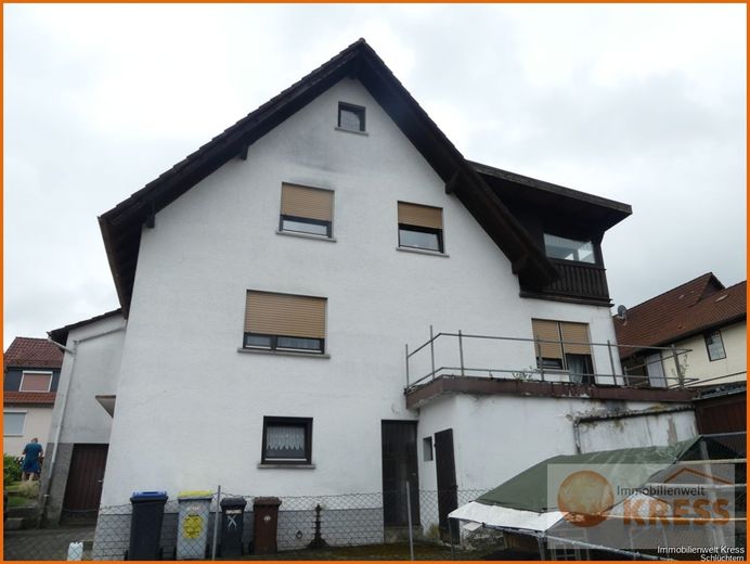 2-Familienwohnhaus mit Balkon, Wintergarten und 2 Garagen in der Ortslage von Sinntal-Oberzell – Bild 1