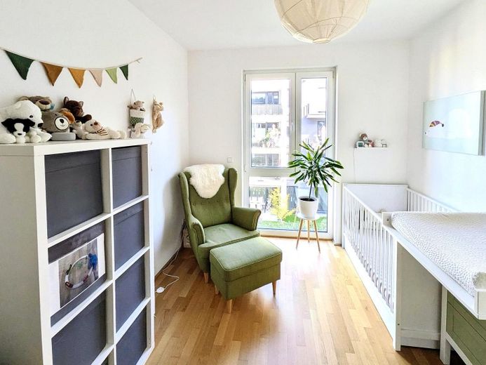Moderne, helle und energieeffiziente 4-Zimmer-Wohnung mit Tiefgaragenstellplatz und Loggia – Kind 1