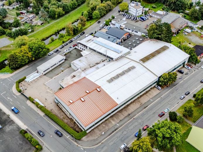 Lager, Büro & Produktionsflächen - ca. 4.000 m² - LKW-Zufahrt, Rolltor & Schwerlastregale - gute Erreichbarkeit der A93, A72 und A9 – Foto 1