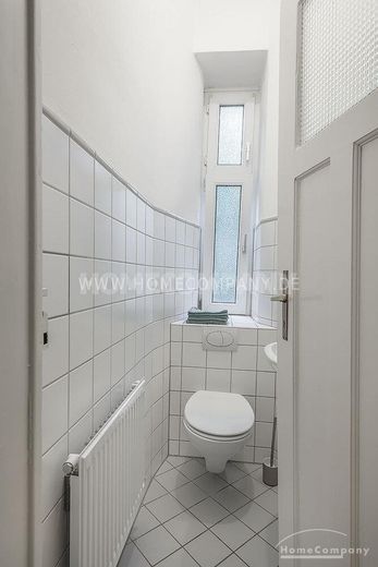 Exklusive 4-Zimmer-Altbauwohnung mit Balkon  &  Tiefgarage in Top-Lage – d0c1d4a25d6218a0ced168b2718d890a3cf0d326.jpg