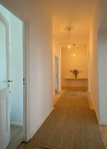 Westhafen Stuckaltbau, sonnig, grün, ruhig, Balkon, hohe Räume – Foto 15