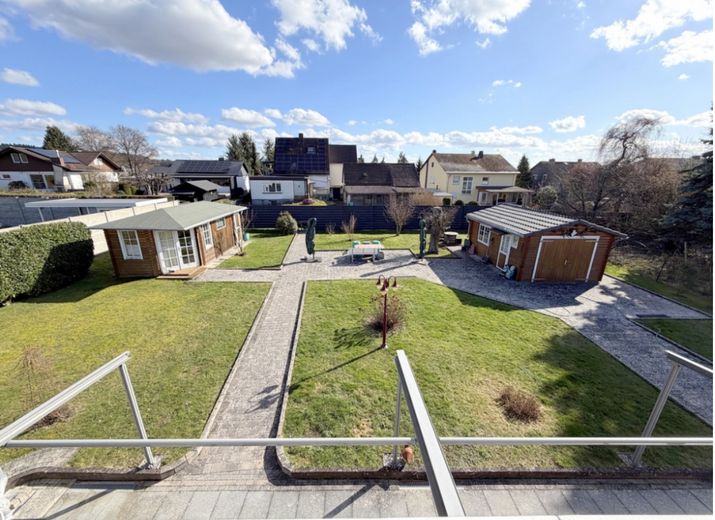 منزل عائلي منفصل مُعتنى به جيدًا جدًا في ميرينبرغ في مقاطعة ليمبورغ – Gartenansicht vom Balkon