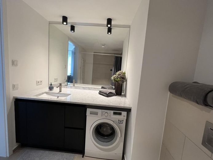 Exklusive 2-Zimmer-Wohnung in Friedrichshain // Exclusive 2-room apartment in Friedrichshain – BAD