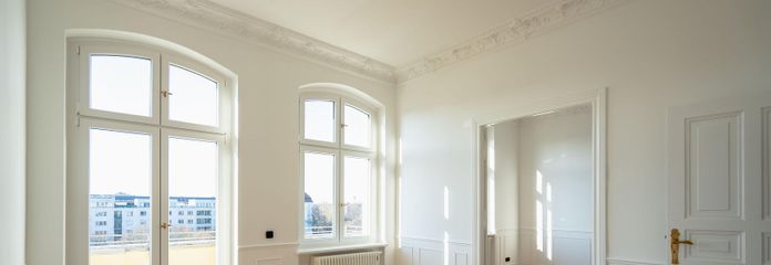 Stuckaltbau mit Balkon