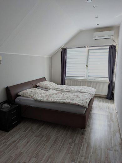 Detached house with approx. 198 m² living/useful area in Bochum-Stiepel, without commission – Schlafzimmer