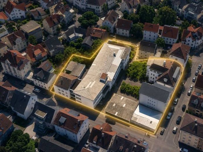 Stadtprägendes Entwicklungsareal: Ehemaliger Traditionsbetrieb auf 2 Grundstücken mit großem Potenzial - 5 Min. zum Schlossplatz – Foto 1