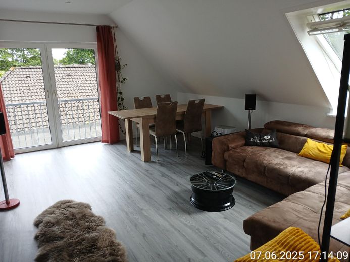 Wohnzimmer eingerichtet