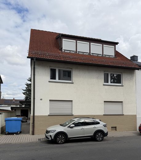 Prima occupazione dopo la ristrutturazione: luminoso appartamento di 2 locali con ampio balcone e cantina – Außenansicht