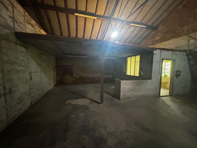 Renovated office with 420sqm warehouse / hall | production area incl. sanitary facilities – Foto 9