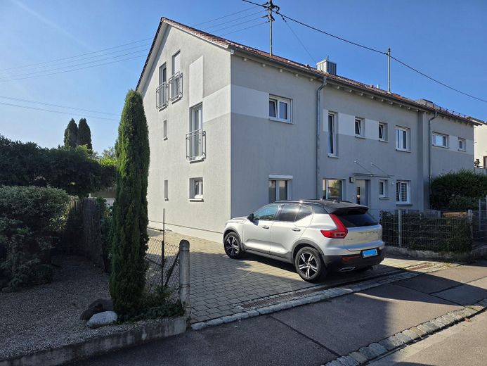 Augsburg-Inningen Bhf-nah 4 Zi  ETW 90m2 Süd-Loggia, Garten zustzl 18m2 UG Abst/WaKü – Ostseite u.Stellpl