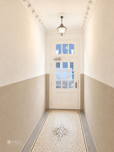 Historischer Charme trifft modernen Wohnkomfort - 3 Zimmer Altbaujuwel – Hausflur