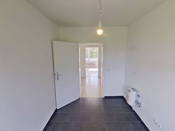 Helle 3-Zi.-Whg. mit BALKON in ruhiger Wohnlage – Ansicht II: Küche