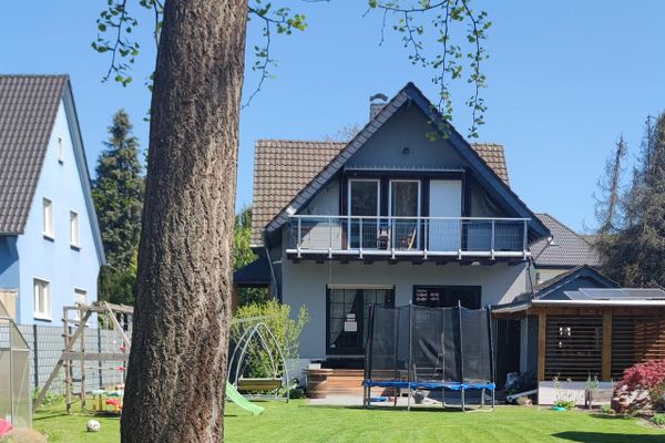 OHNE MAKLER! Freistehendes EFH auf 1.416 m² – seltenes Grundstück in zentraler Lage von Hennef