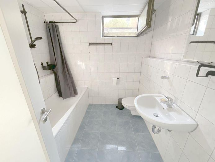 Mooi lichte 2-kamerwoning in Karlsruhe met inbouwkeuken en eigen ingang – Foto 8