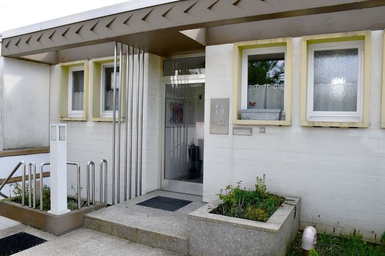 **RESERVIERT** Architektenbungalow + Einliegerwohnung + separate Büroeinheit in Feldrandlage von DA-Arheilgen – Herzlich Willkommeen