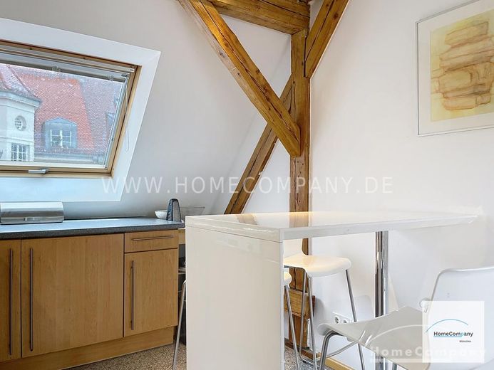 Helle, modern möblierte 1,5-Zimmer-Dachgeschoss-Maisonette-Wohnung mit Südbalkon in Schwabing – 151a3c094dad6b0bd574bbf57655f9dc8826eff5.jpg