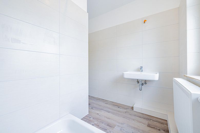 Helles Bad mit Dusche 