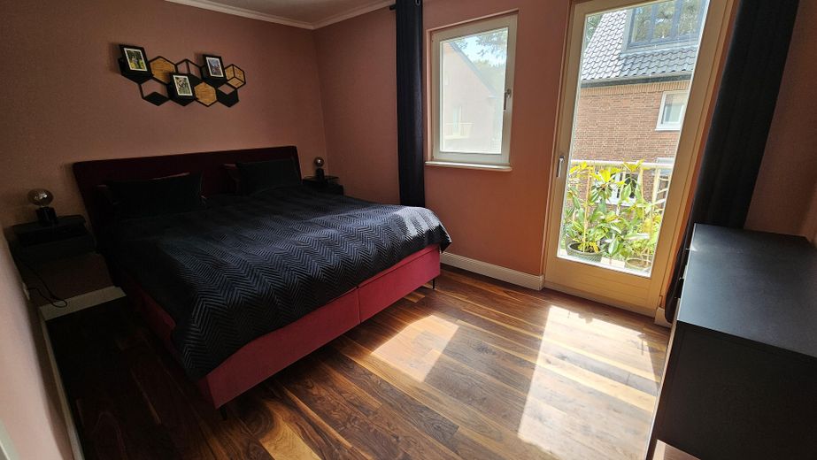 Schlafzimmer 1
