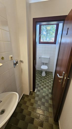 Helle Ladenfläche / Büro mit Schaufenster · 65 m² · direkt am Bahnhof Bad Bevensen · provisionsfrei – Wasseruhr