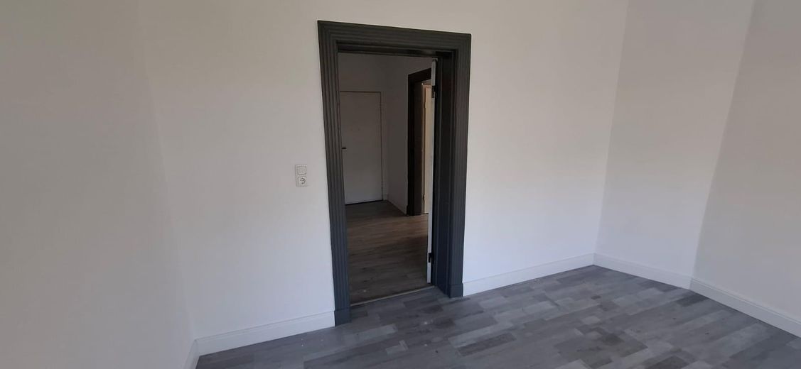 Großzügige 3-Zimmer-Wohnung mit Sommergarten & Balkon in Westerrade – Zimmer 1 Richtung Flur