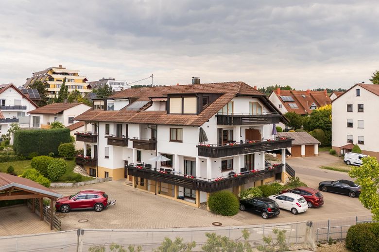Appartement d’affaires de 2 pièces avec grand balcon – connecté, meublé et flexible 💼🌅 – Luftaufnahmen