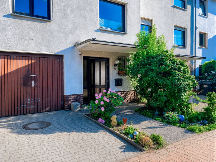 Maison calme pour familles ou vie multigénérationnelle sur quatre étages – Außenansicht
