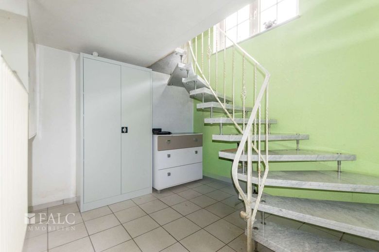 Mehr Raum fürs Leben - vielseitiges Zuhause mit Wintergarten und Einliegerpotenzial – UG - Flur
