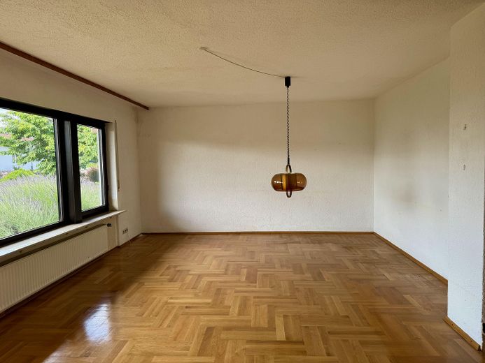 Haus in bester Südlage mit unverbaubarem Ausblick – Wohnzimmer