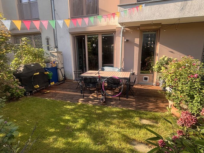 Privatgarten mit Terrasse