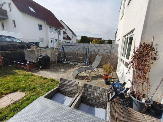 Reihenmittelhaus mit Garten und Carport in Etzelskirchen – Terrasse / Garten Bild 2
