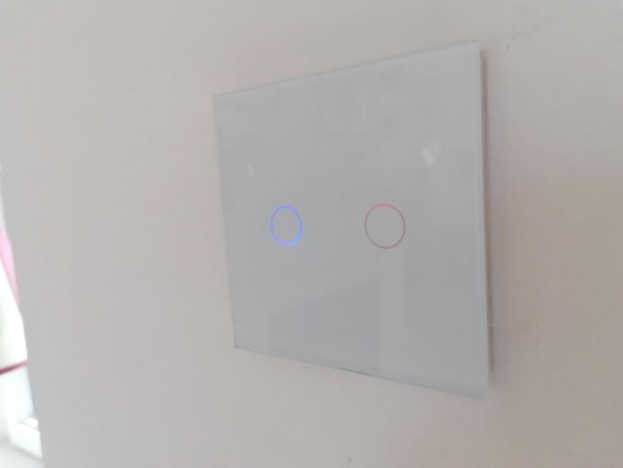 Keine Provision, Südbalkon/Südgarten, energetisch topsanierte Stadtvilla, Villenkolonie Pasing I – Echtglas-Touchscreen-Schalter
