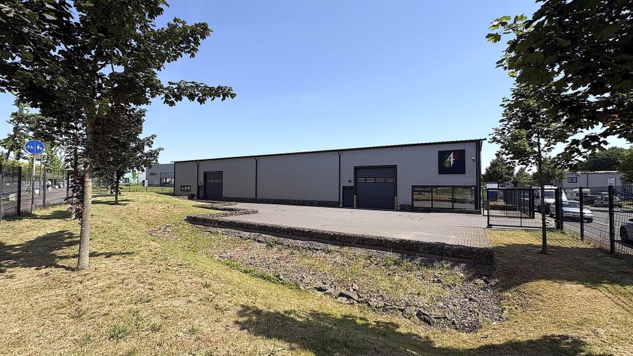 HALLE – ALLEINNUTZUNG - Lager/Verwaltung/Montage/Handwerk – Außen 1