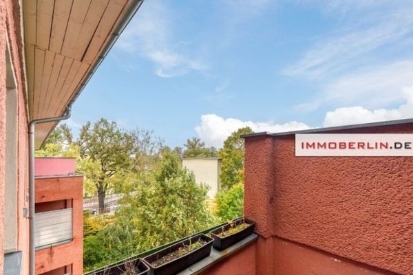 IMMOBERLIN.DE - Plänterwald'da güneş balkonlu aydınlık 3 odalı daire