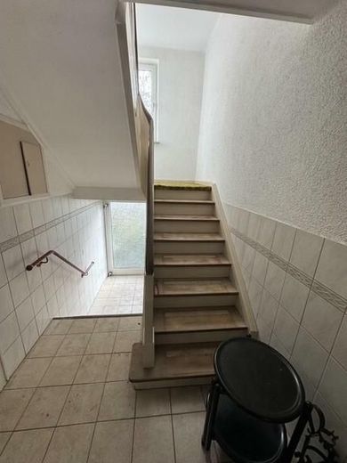 RENDITEOBJEKT - Mehrfamilienhaus (3WE) - Mehrgenerationenhaus - Großfamilie - KAPITALANLAGE! – 1 Außen und Flur (3)