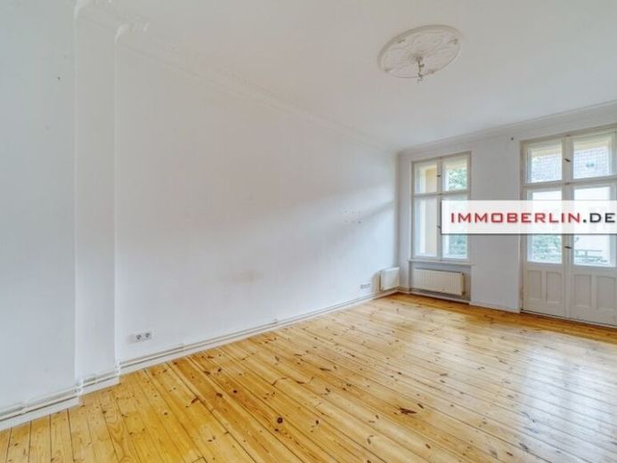 IMMOBERLIN.DE - Liebenswürdige Altbauwohnung mit Westloggia – Foto 1